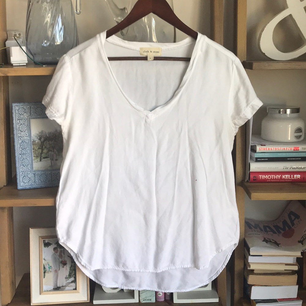 Cloth & Stone white v neck